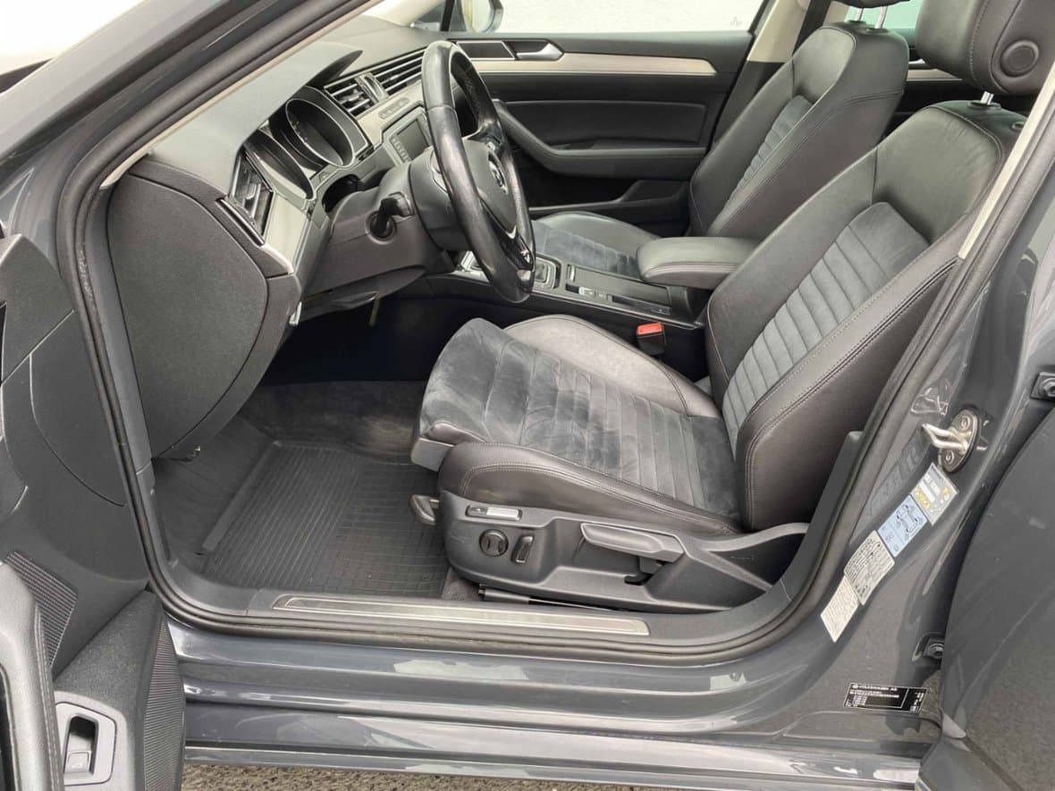2016 Volkswagen PASSAT - 9