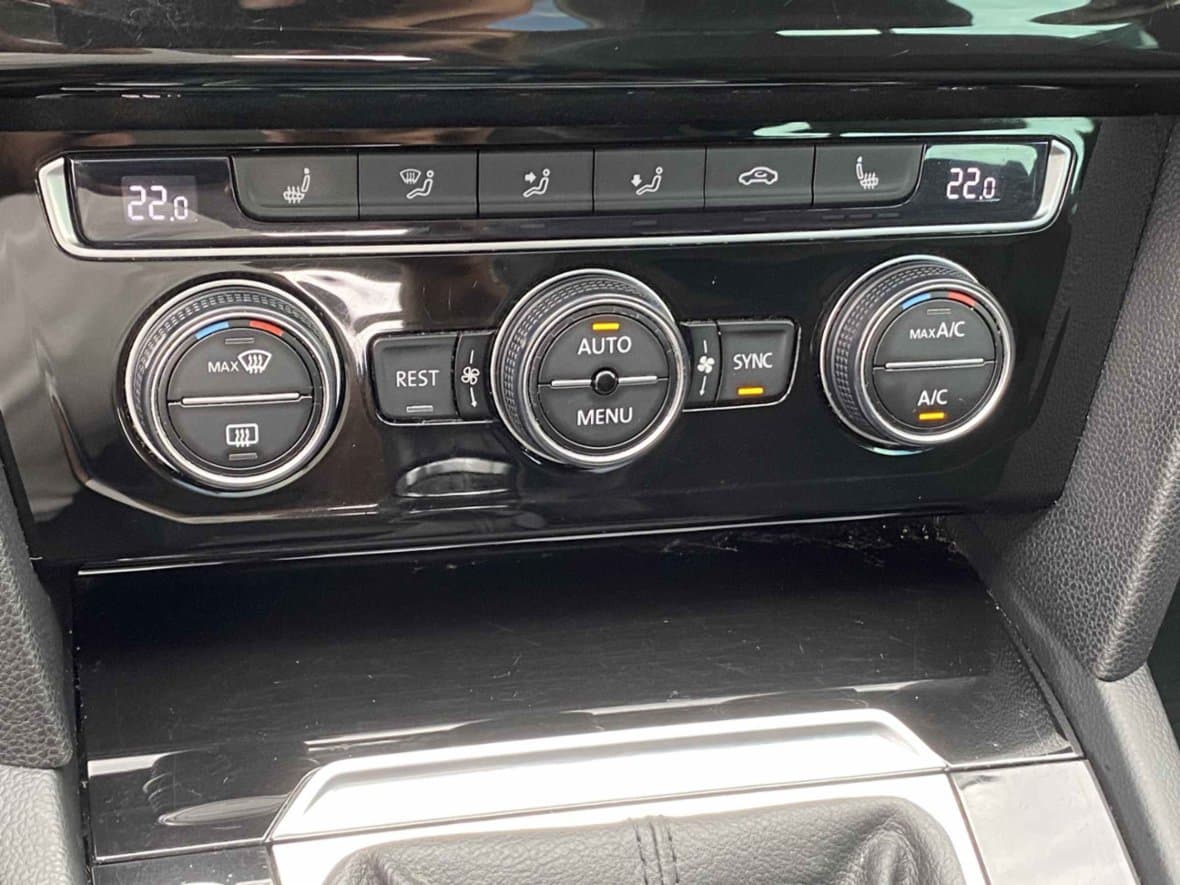 2016 Volkswagen PASSAT - 15