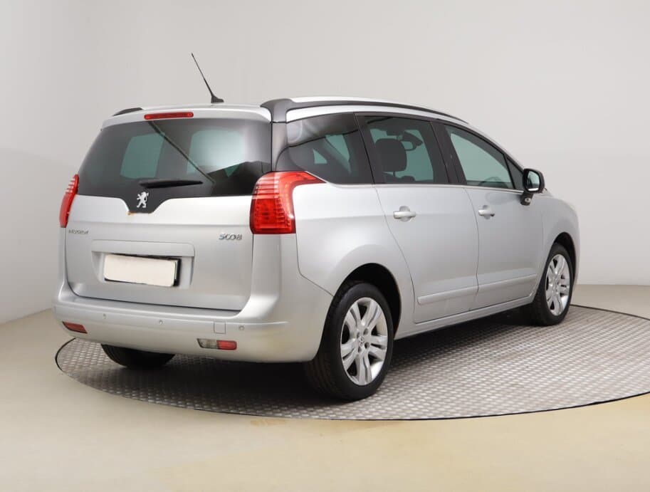 2011 Peugeot 5008 - 7