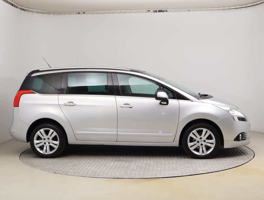 2011 Peugeot 5008 - 8