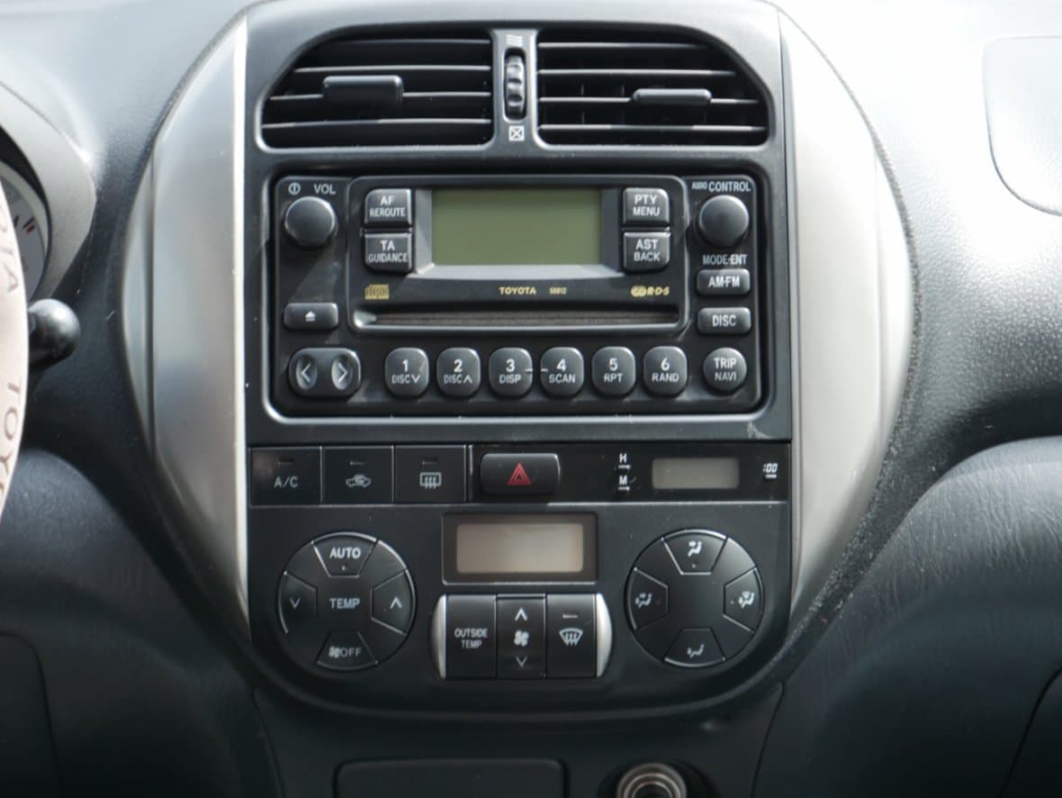 2005 Toyota RAV4 - 11