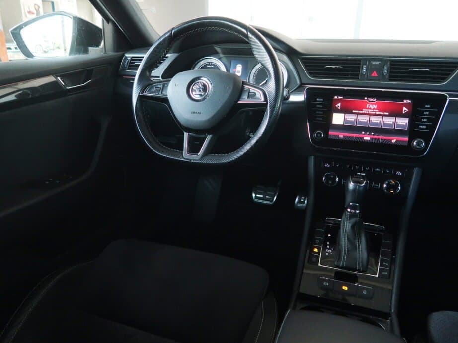 2017 Škoda SUPERB - 9