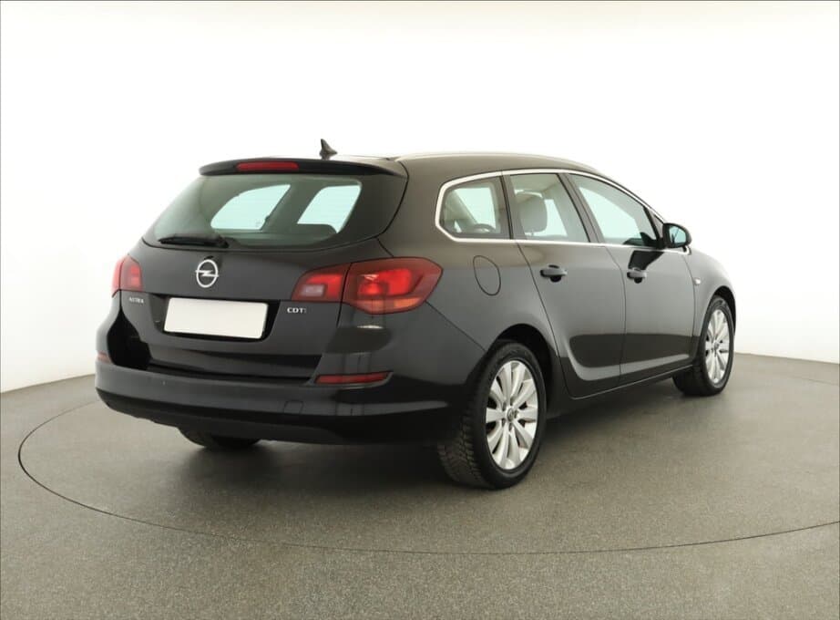 2011 Opel ASTRA - 7