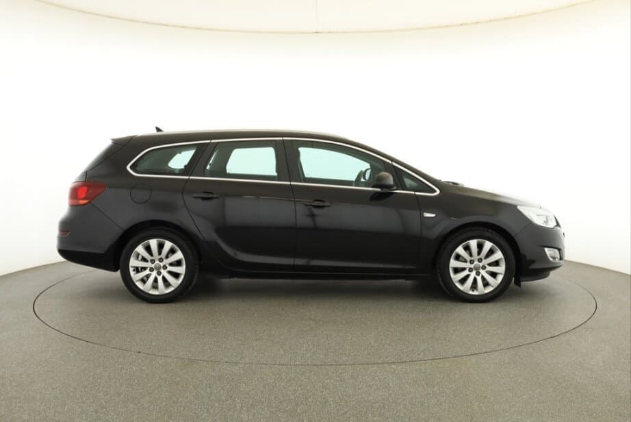2011 Opel ASTRA - 8