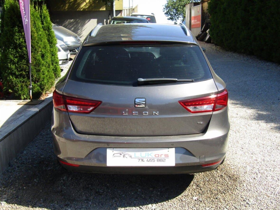 2005 Ford Focus - 12