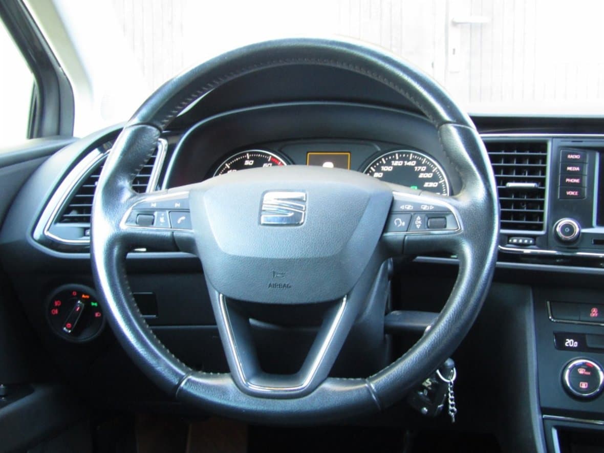 2005 Ford Focus - 16