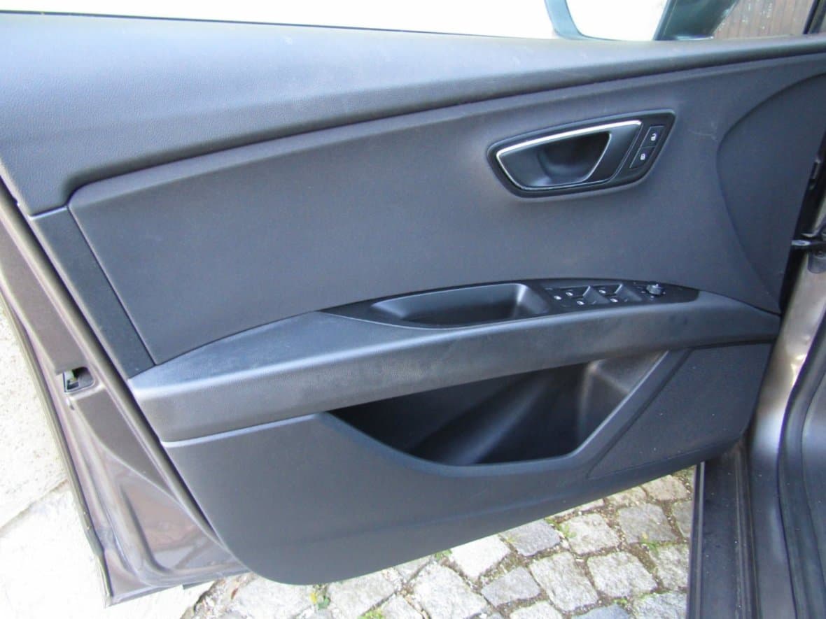 2005 Ford Focus - 18