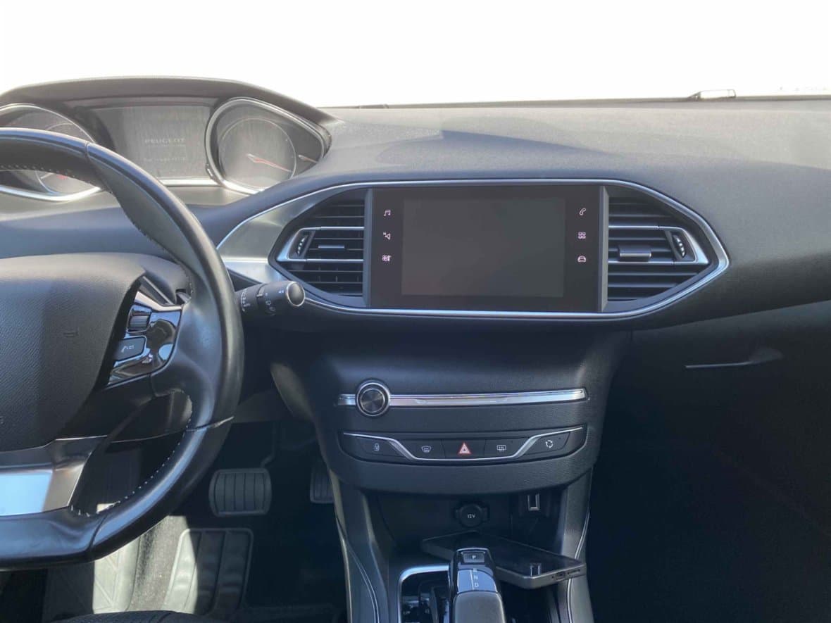 2018 Peugeot 308 - 12