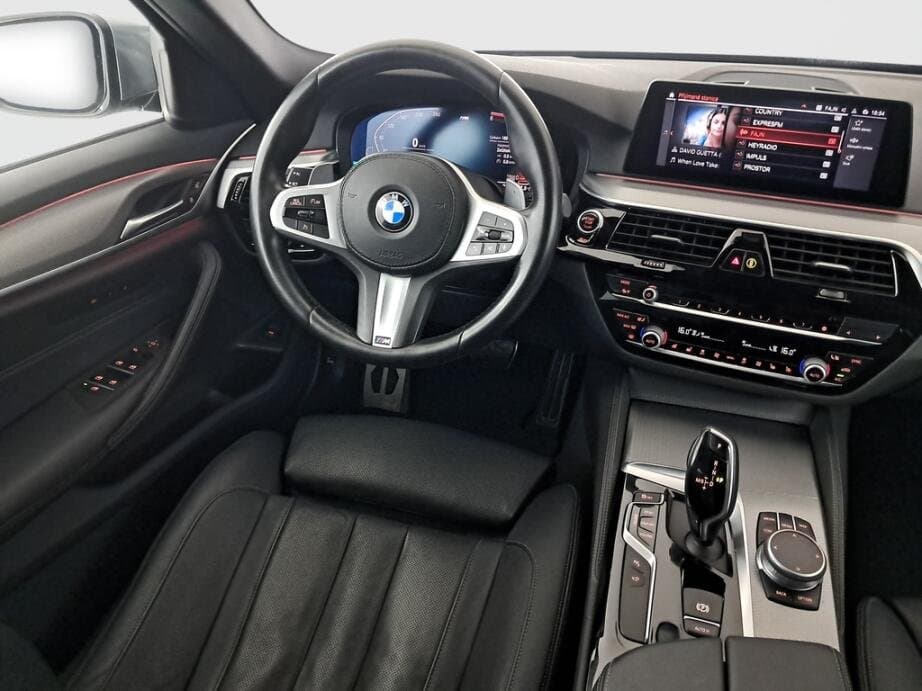 2020 BMW 5-SERIES - 9