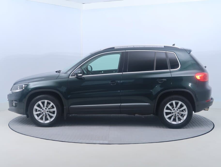 2012 Volkswagen TIGUAN - 4