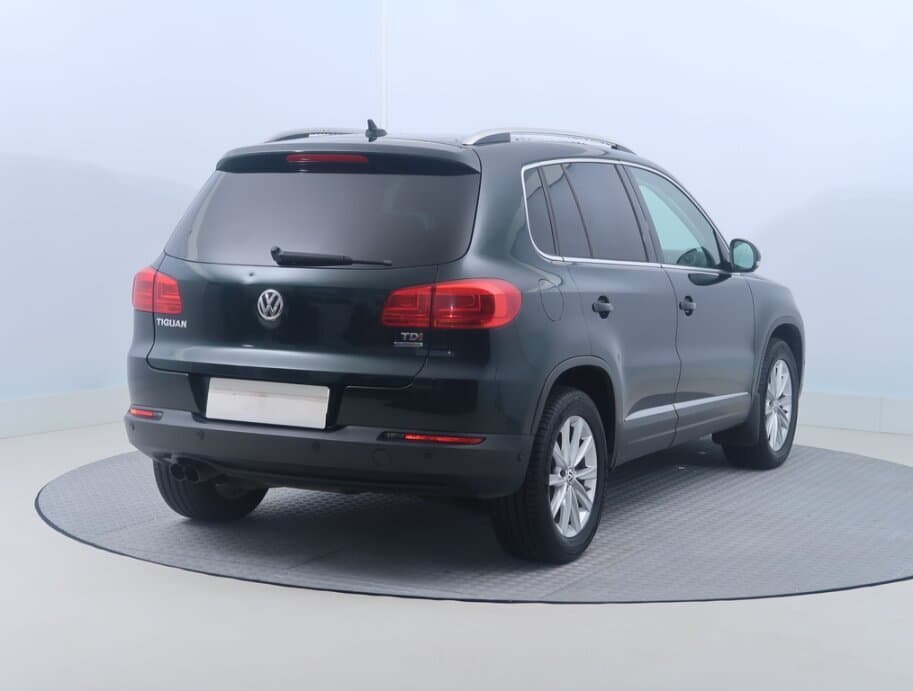2012 Volkswagen TIGUAN - 7