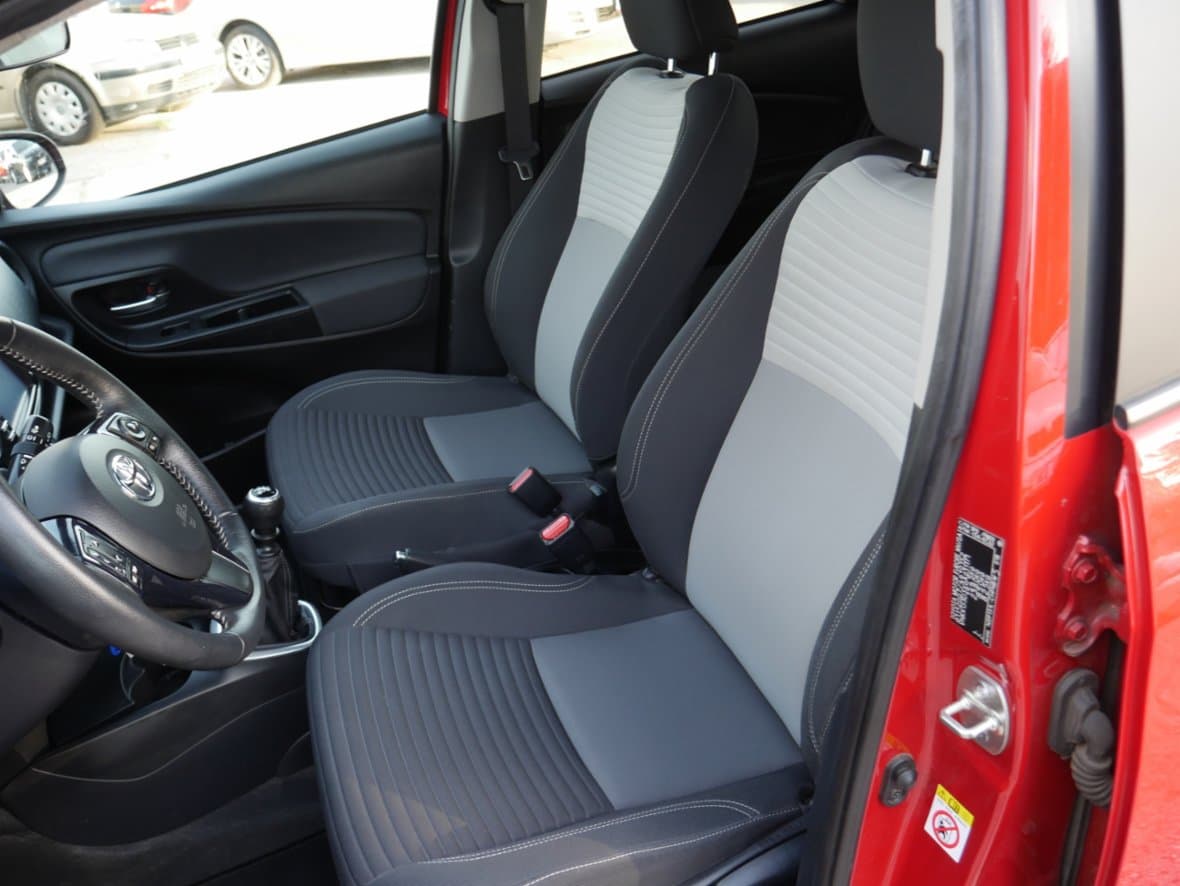 2017 Toyota YARIS - 9