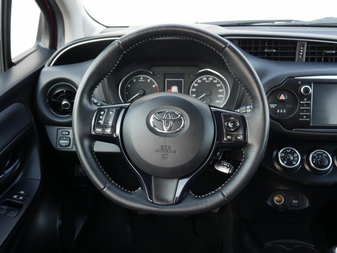 2017 Toyota YARIS - 14