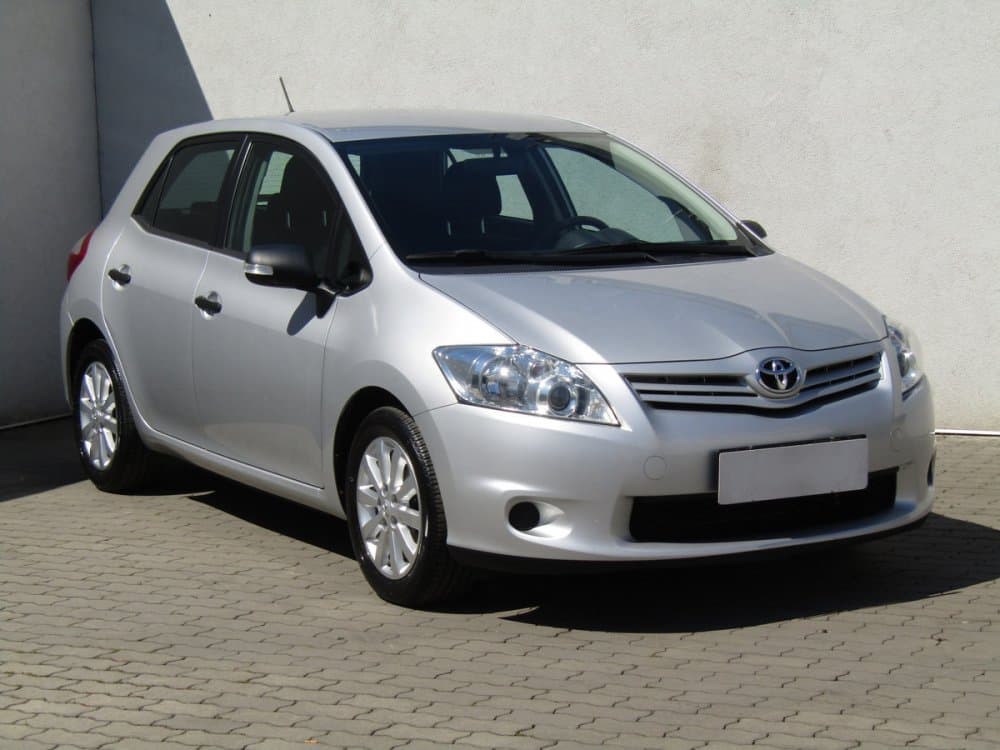2010 Toyota AURIS