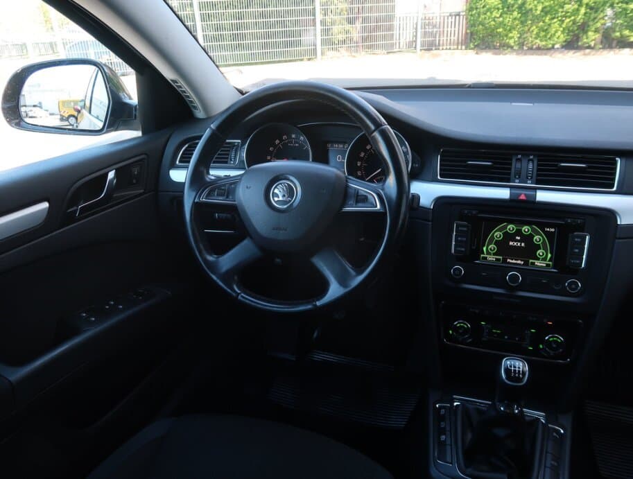 2014 Škoda SUPERB - 9