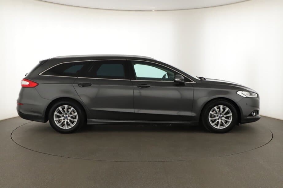 2015 Ford MONDEO - 8
