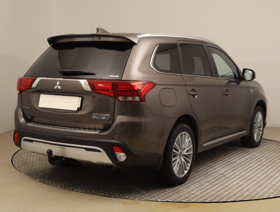 2019 Mitsubishi OUTLANDER - 7
