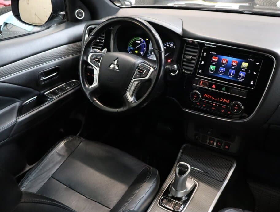 2019 Mitsubishi OUTLANDER - 9