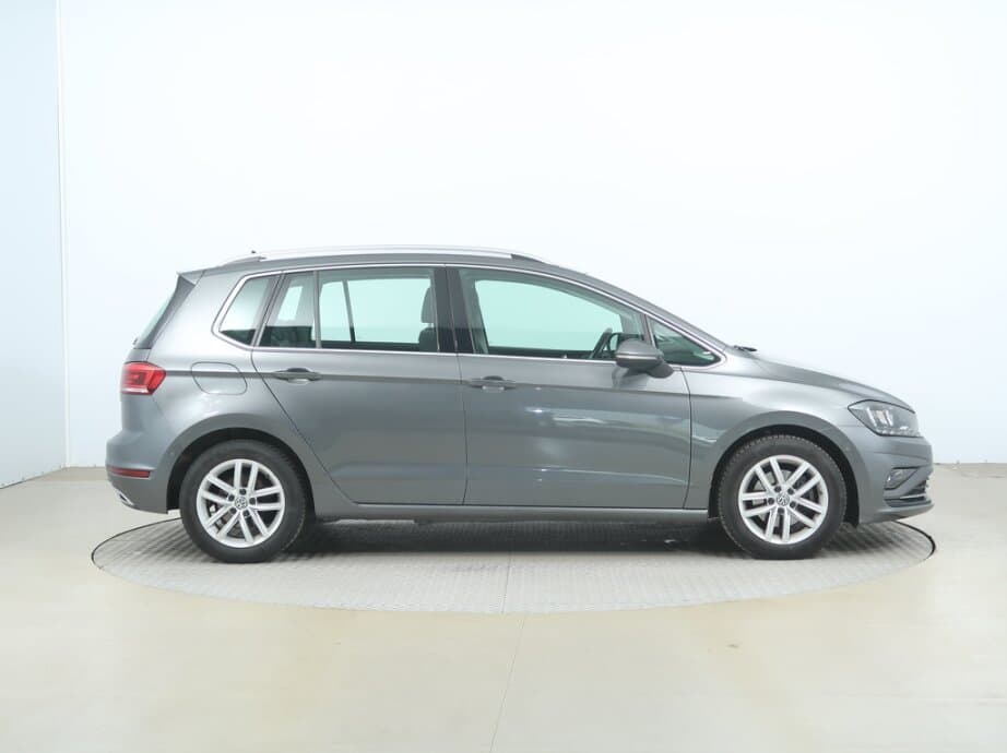 2019 Volkswagen GOLF - 8