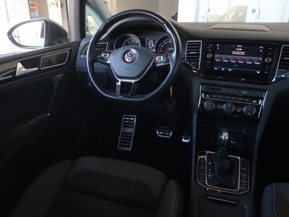 2019 Volkswagen GOLF - 9