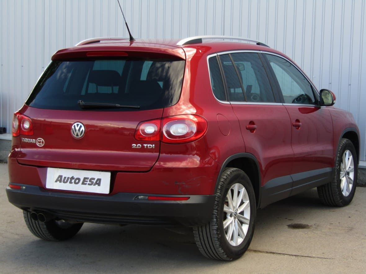 2010 Volkswagen TIGUAN - 4