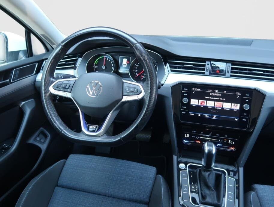 2020 Volkswagen PASSAT - 9