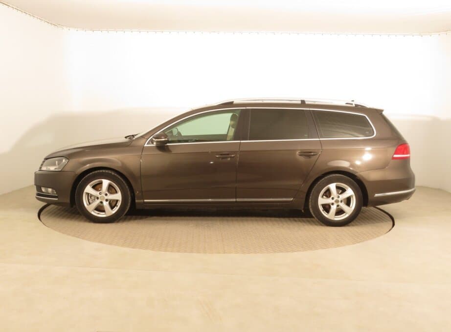 2013 Volkswagen PASSAT - 4