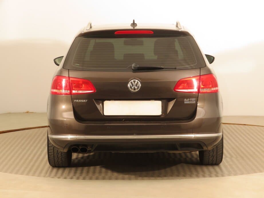 2013 Volkswagen PASSAT - 6