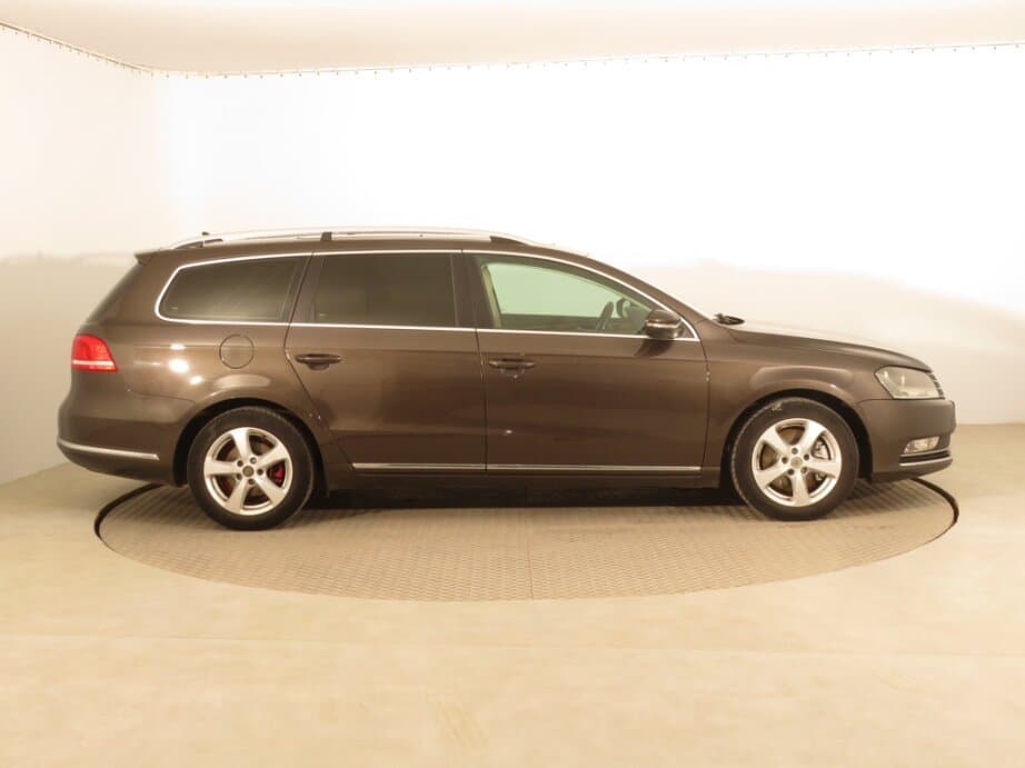 2013 Volkswagen PASSAT - 8