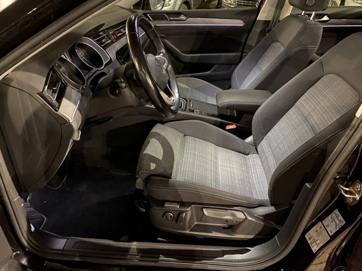 2020 Volkswagen PASSAT - 9