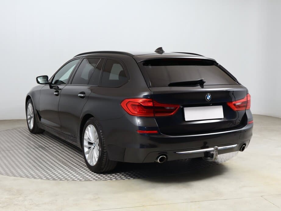 2017 BMW 5-SERIES - 5