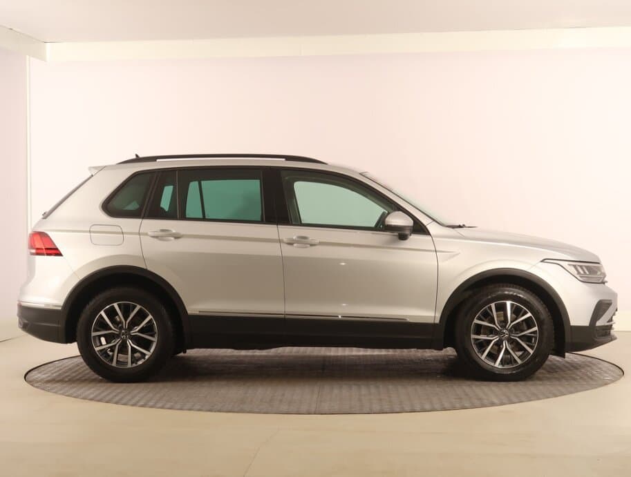 2021 Volkswagen TIGUAN - 8