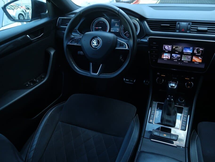 2018 Škoda SUPERB - 17