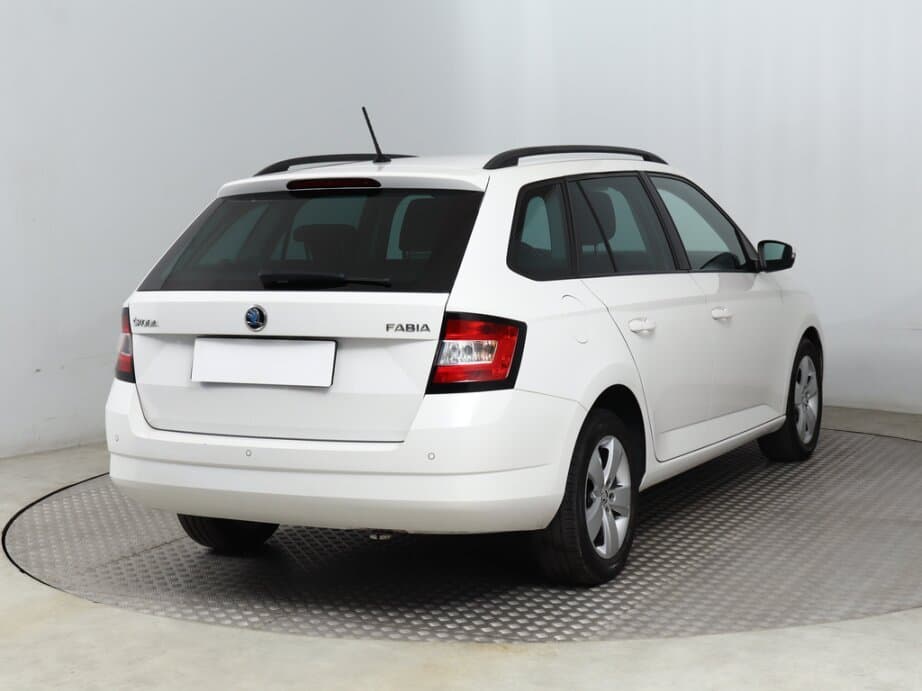2016 Škoda FABIA - 7