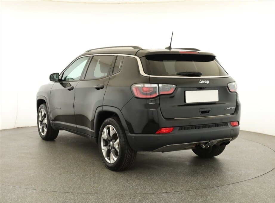 2019 Jeep COMPASS - 9