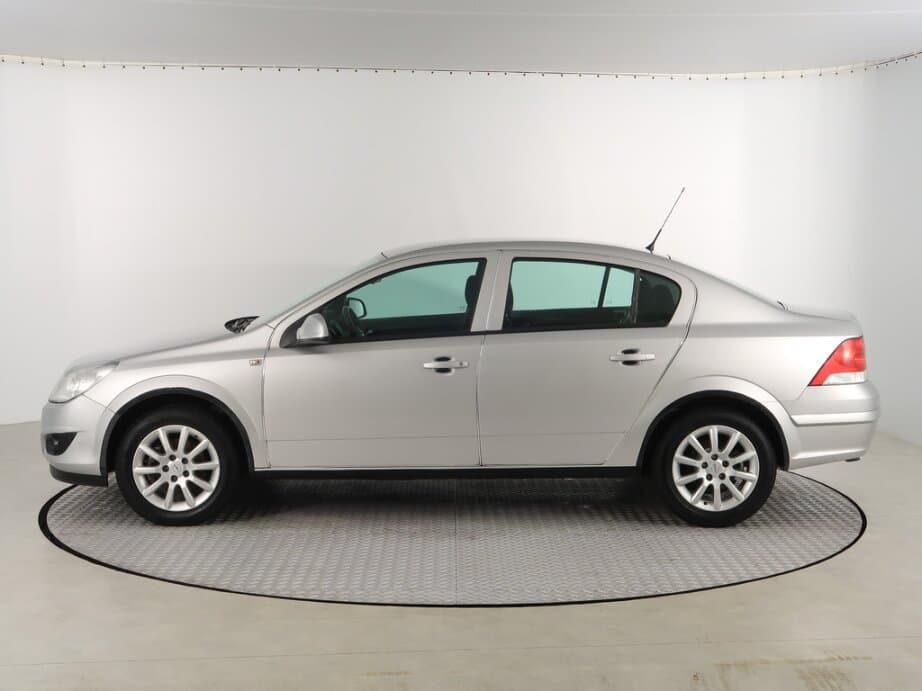 2012 Opel ASTRA - 4