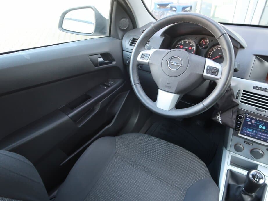 2012 Opel ASTRA - 9