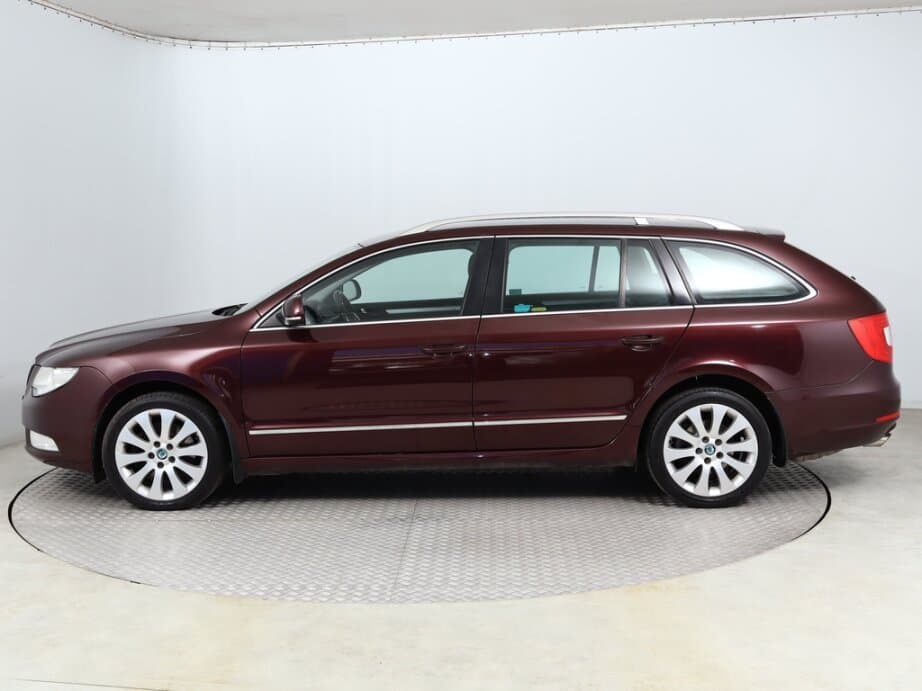 2011 Škoda SUPERB - 4