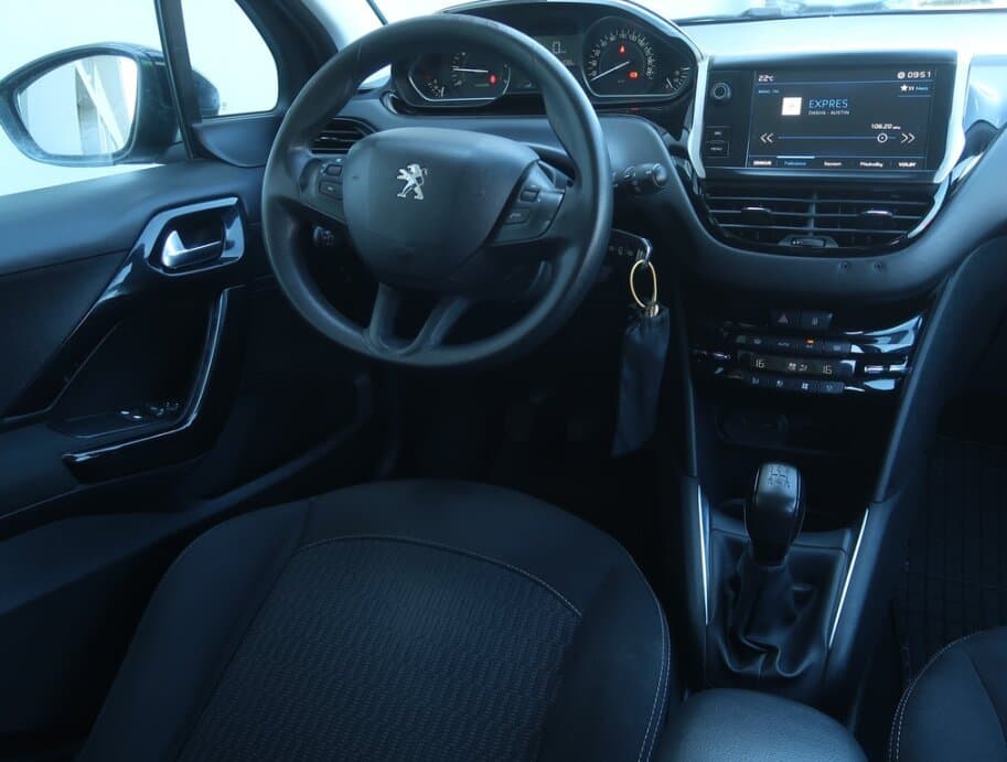 2018 Peugeot 208 - 9