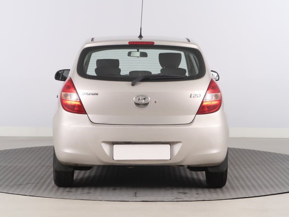 2010 Hyundai i20 - 6