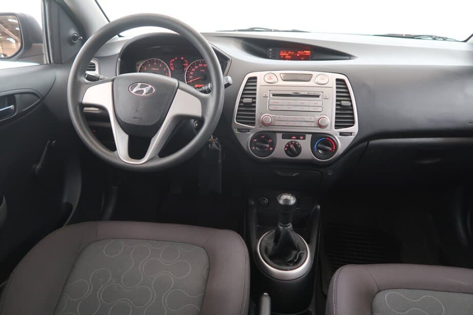 2010 Hyundai i20 - 9