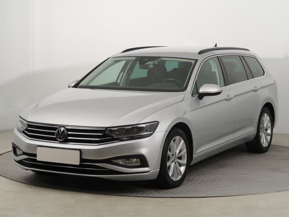 2019 Volkswagen PASSAT - 3
