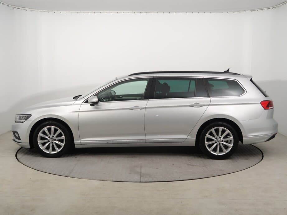 2019 Volkswagen PASSAT - 4