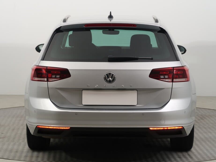 2019 Volkswagen PASSAT - 6