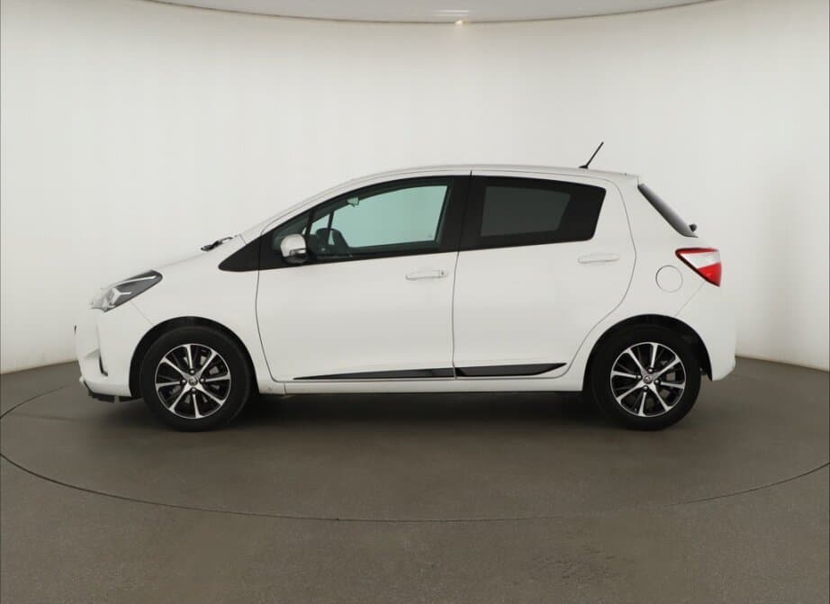 2018 Toyota YARIS - 7