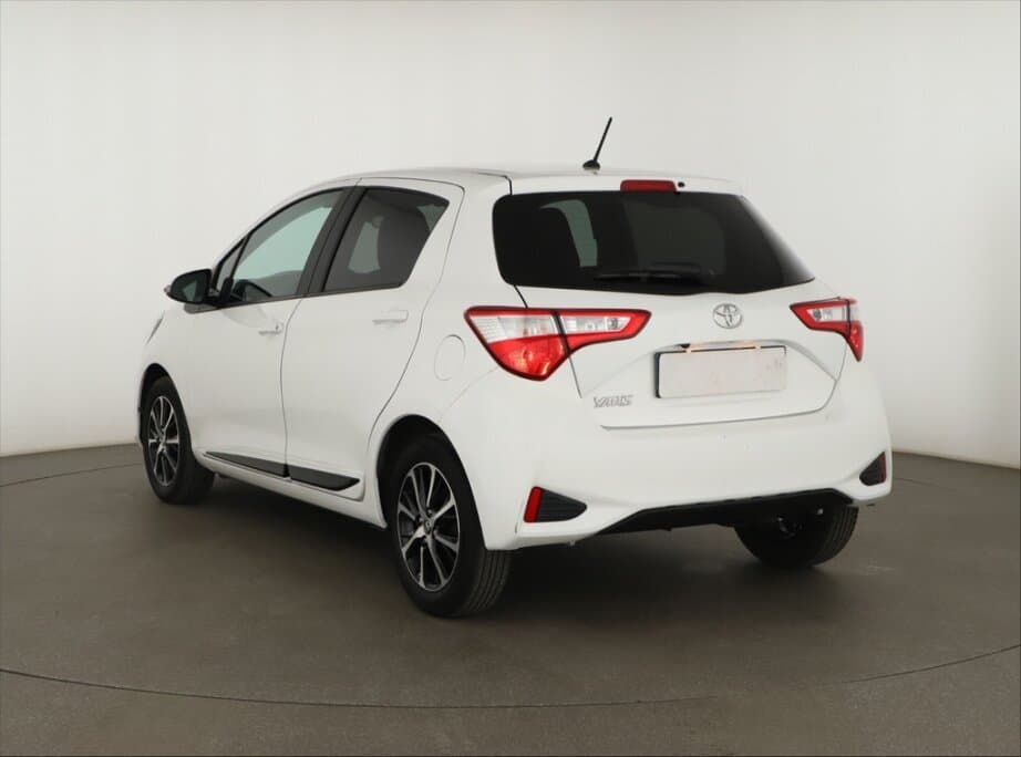 2018 Toyota YARIS - 9