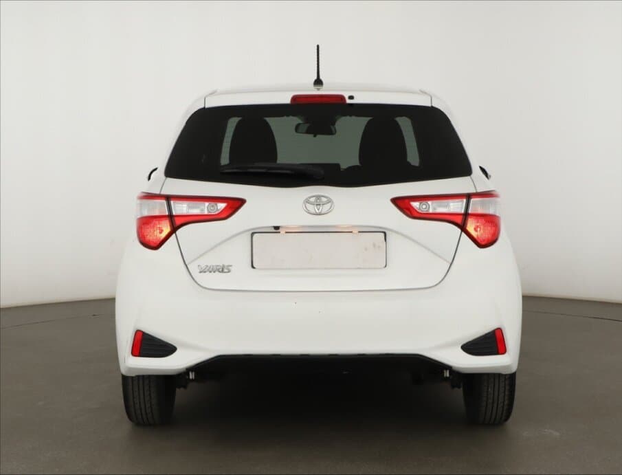 2018 Toyota YARIS - 11