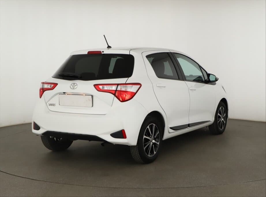 2018 Toyota YARIS - 13