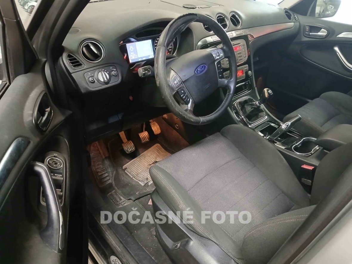 2010 Ford S-MAX - 3