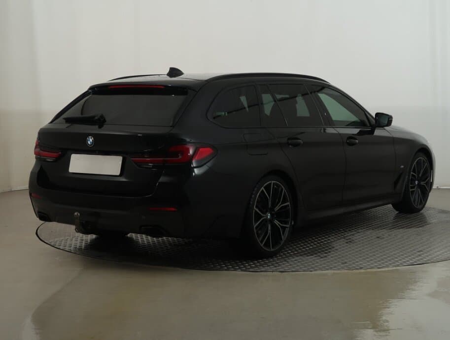 2021 BMW 5-Series - 7